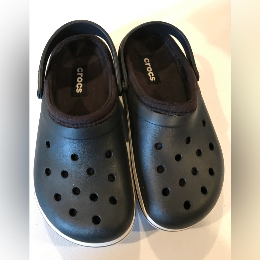 Black Slip On Crocs Women’s 9-Mens 7 Great Condition